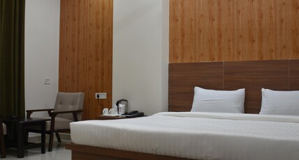 Hotel J P Grand Room Type - EXECUTIVE ROOM