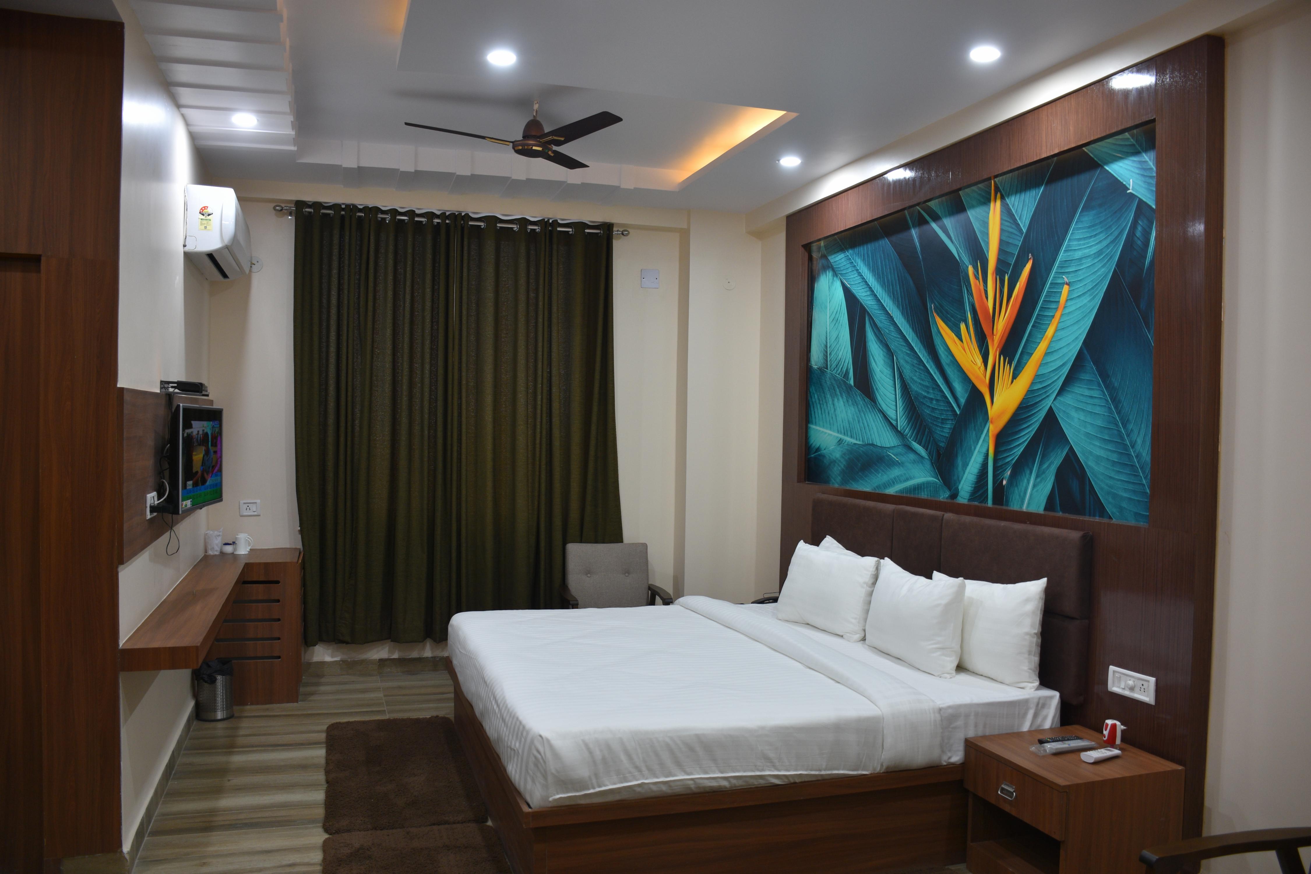 Hotel J P Grand Room Type - Deluxe Room