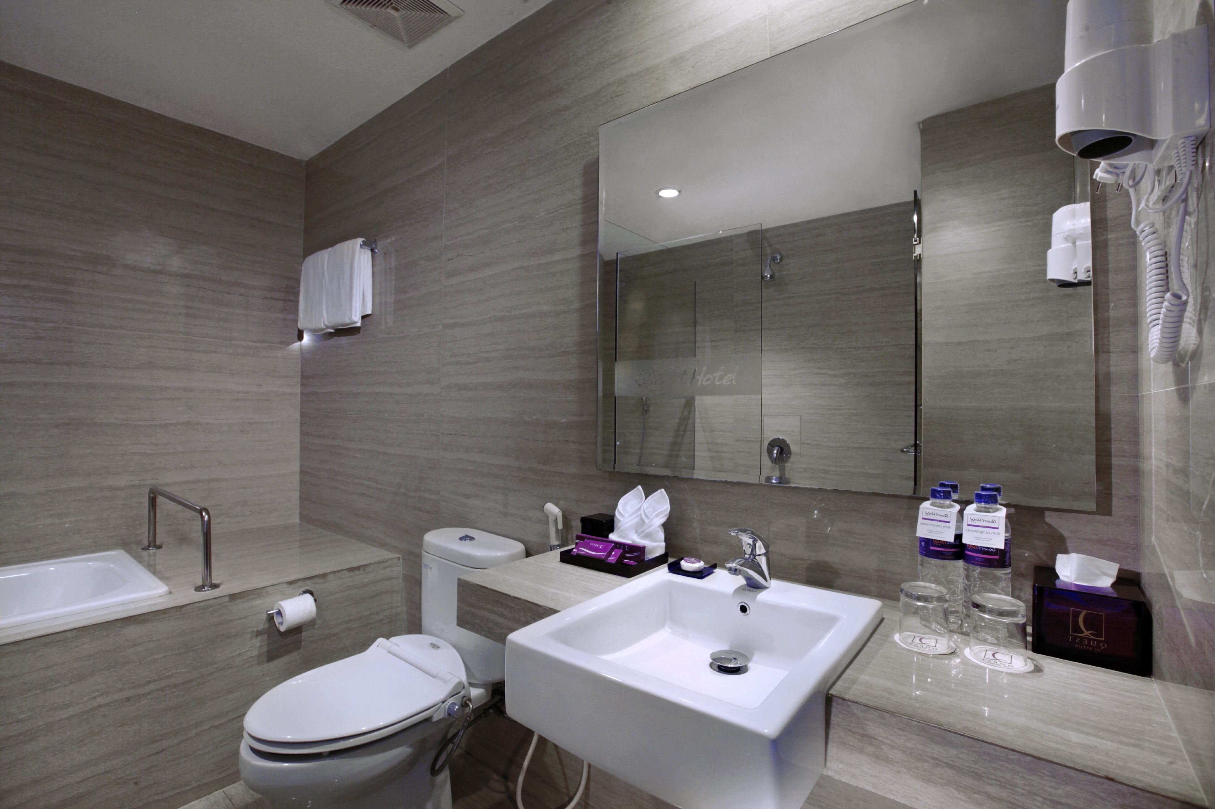 Quest Hotel Balikpapan - Tap to explore photos