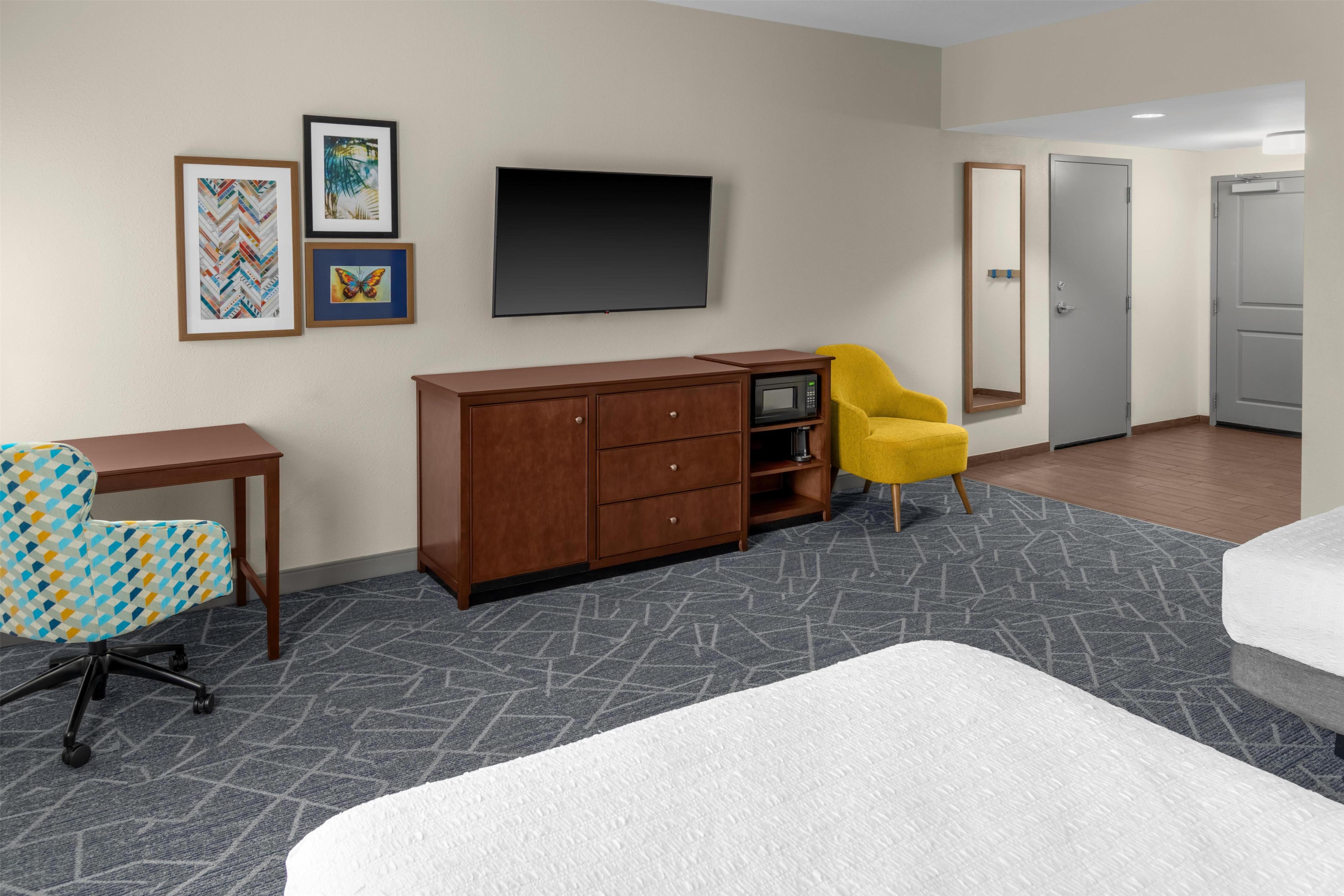 Hampton Inn & Suites - Coconut Creek, FL - Tap to explore photos