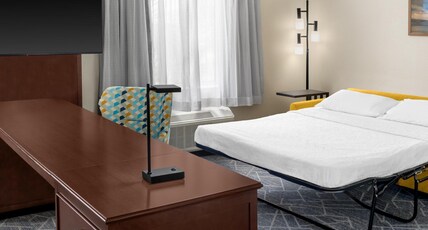 Hampton Inn & Suites - Coconut Creek, FL Room Type - 2QN STDO MIC FRIDG WTBR NS