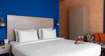 Living Room Beach Resort Room Type - Deluxe King Chalet