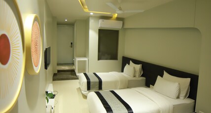 Brij Hotel Room Type - Deluxe Room twin bed