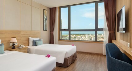 G8 Luxury Hotel Da Nang Room Type - Deluxe Triple Room with City View G8 Luxury Hotel Da Nang Room Type - Deluxe Triple Room with City View