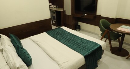 GreenOtel Rooms,Hazira Surat Room Type - Deluxe Room