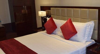 Clarks Premier Kota Room Type - Executive Room with Queen or Twin Bed