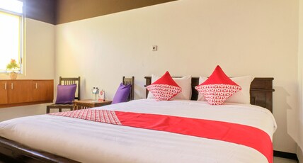 OYO 2519 Mayang Garini Room Type - Indonesia Deluxe Double
