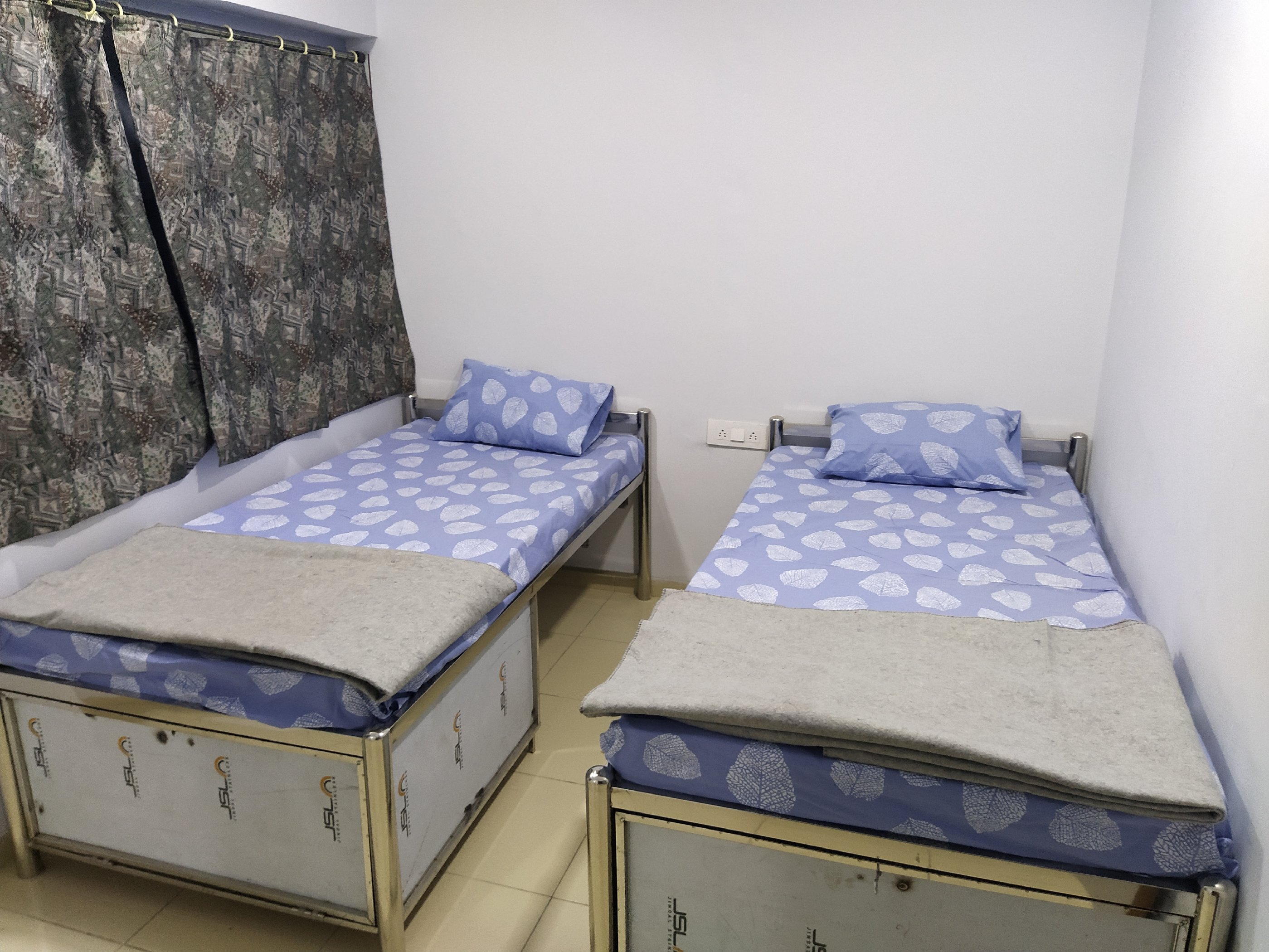 Shiv Sai Dormitory Vadodara - Tap to explore photos