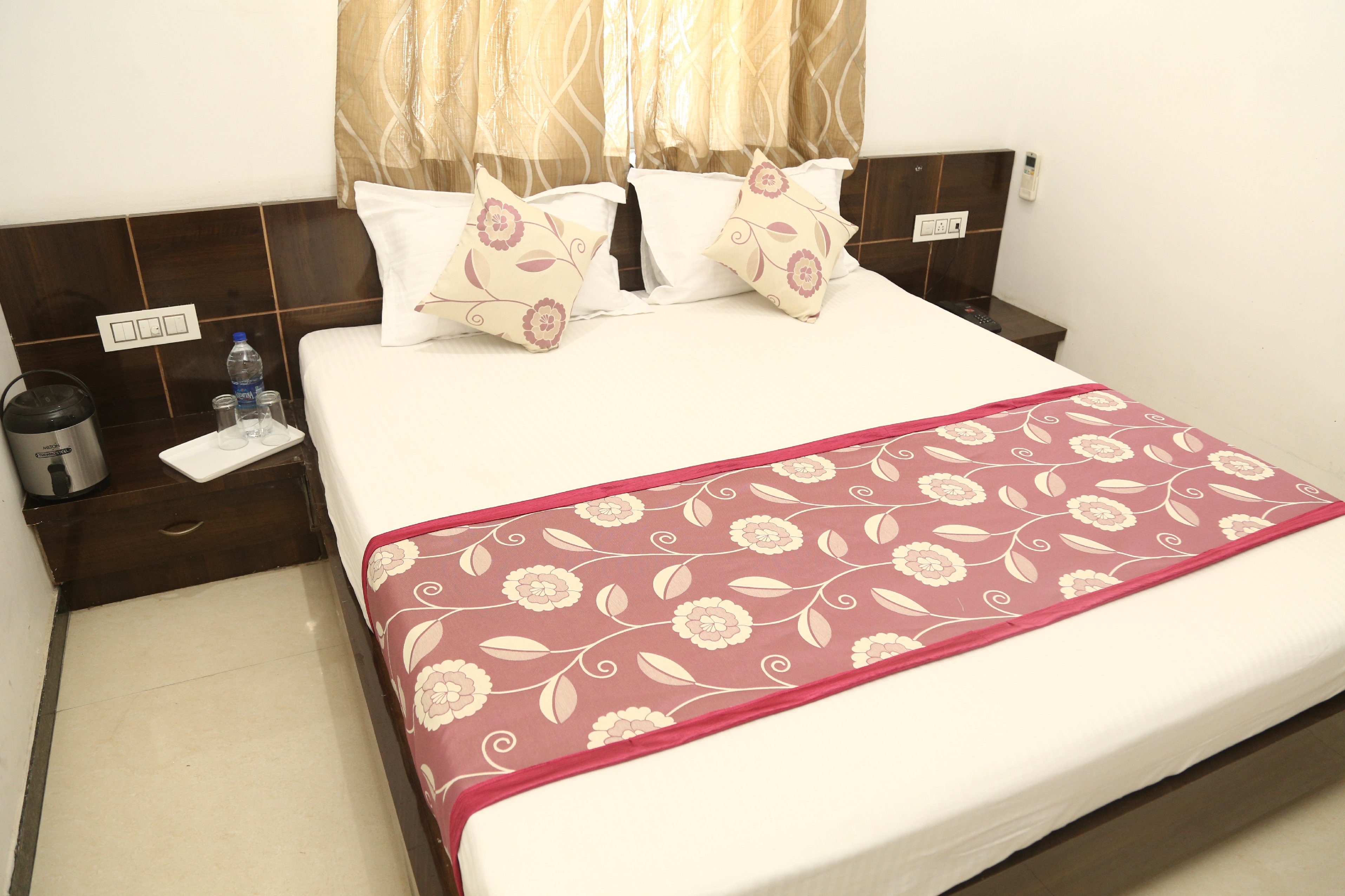 Indraprastha Resort - Tap to explore photos