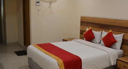 Hotel Ambicas Grand Room Type - Deluxe Room - King Bed