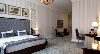 Sapphire City Hotel Room Type - Executive Room