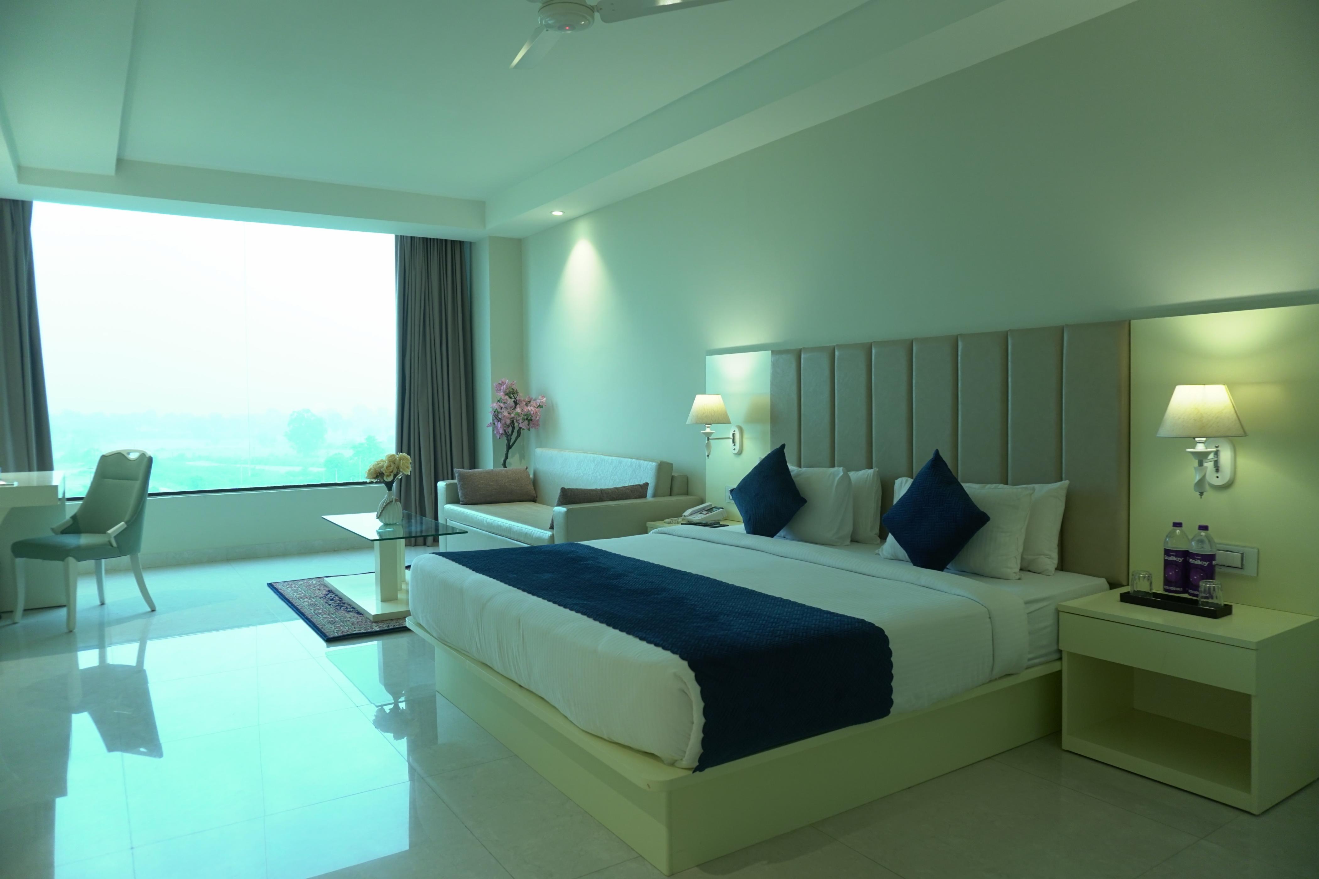 Royal Orbit Room Type - Winter Green