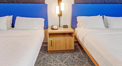 Hampton Inn by Hilton Foley, AL Room Type - 2 QNS MICROWV FRIDGE NS