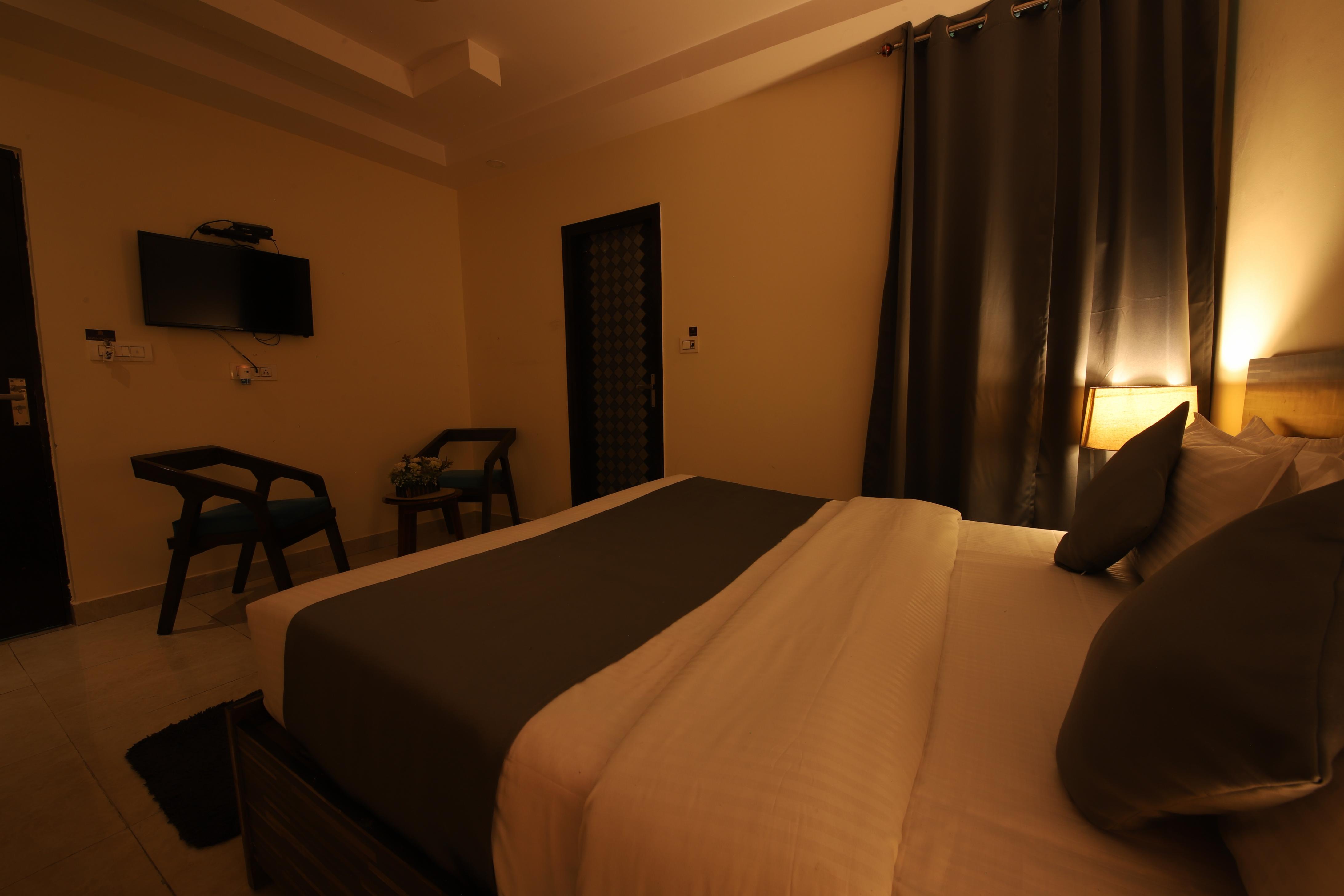 Perfectstayz Value Umra Grace near Haridwar Railway Station - Tap to explore photos