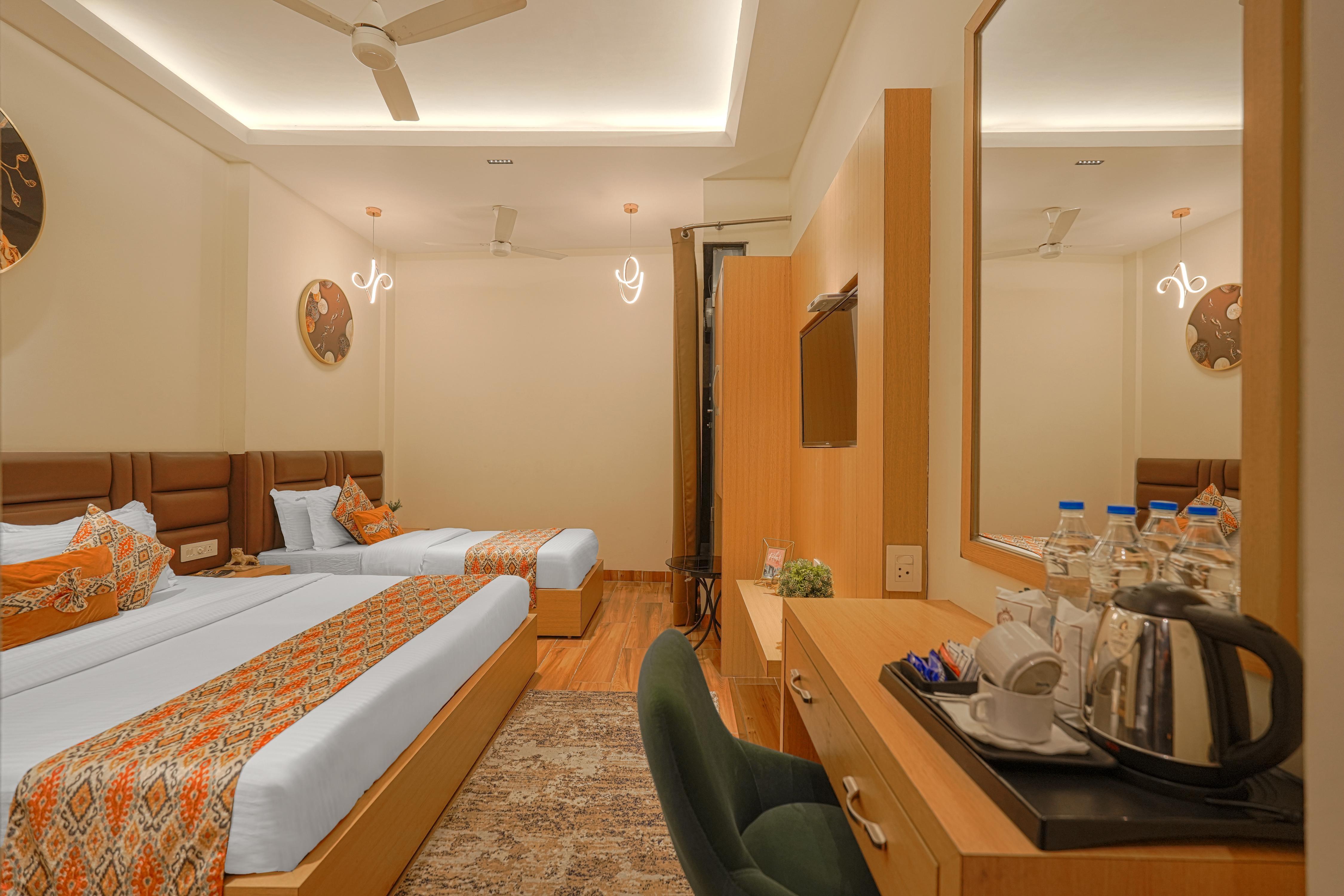 Hotel Heaven View - 50 m From Golden Temple Room Type - Luxury Triple Room