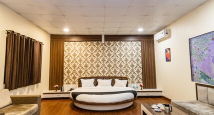 Narmada Hills Resort Room Type - Maharaja Suite