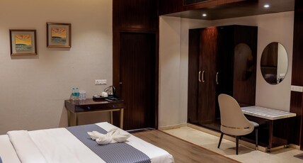 HOTEL THE GRAND TULSI - 500m FROM RAILWAY STATION Room Type - Family Room (Two Double Beds) HOTEL THE GRAND TULSI - 500m FROM RAILWAY STATION Room Type - Family Room (Two Double Beds)