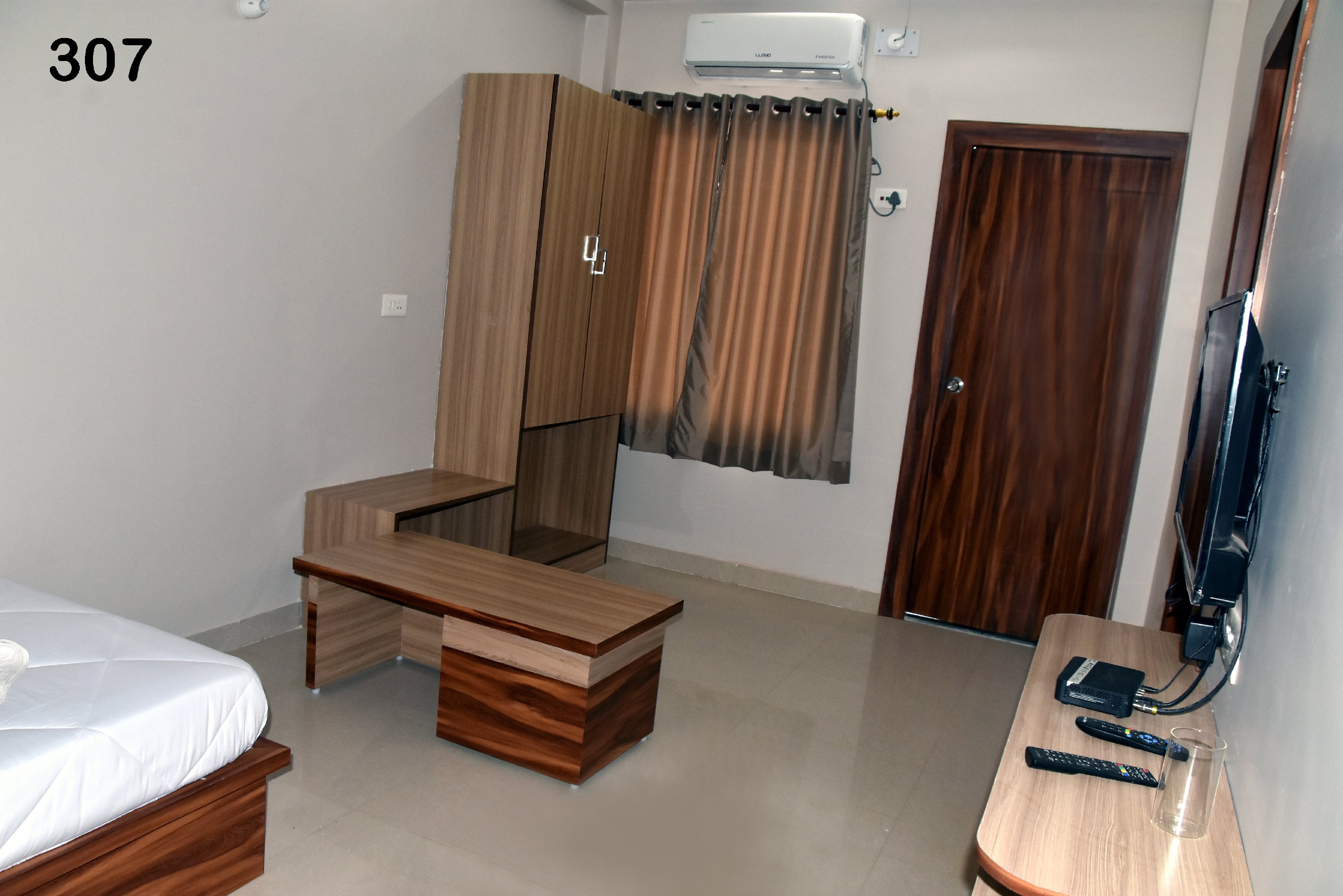 Hotel Anjana, Deoghar - Tap to explore photos