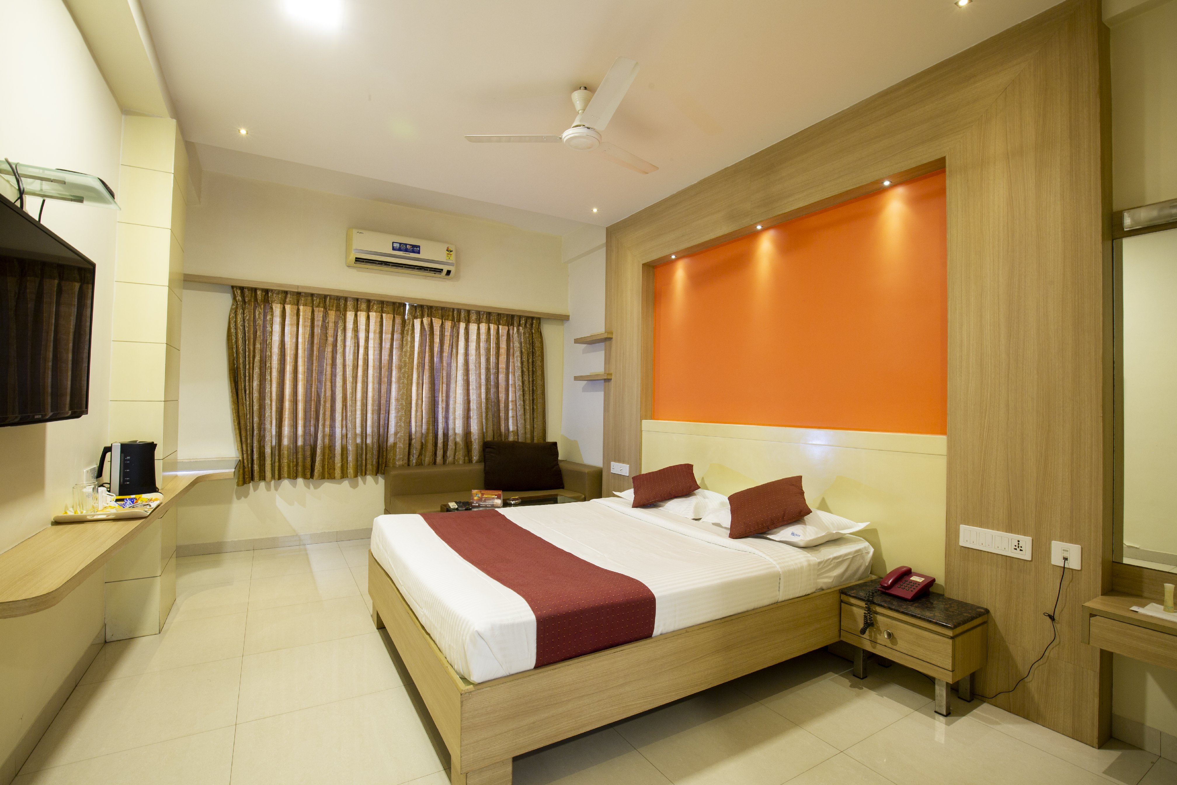 Hotel Thaai (Near Railway Station ) - Tap to explore photos