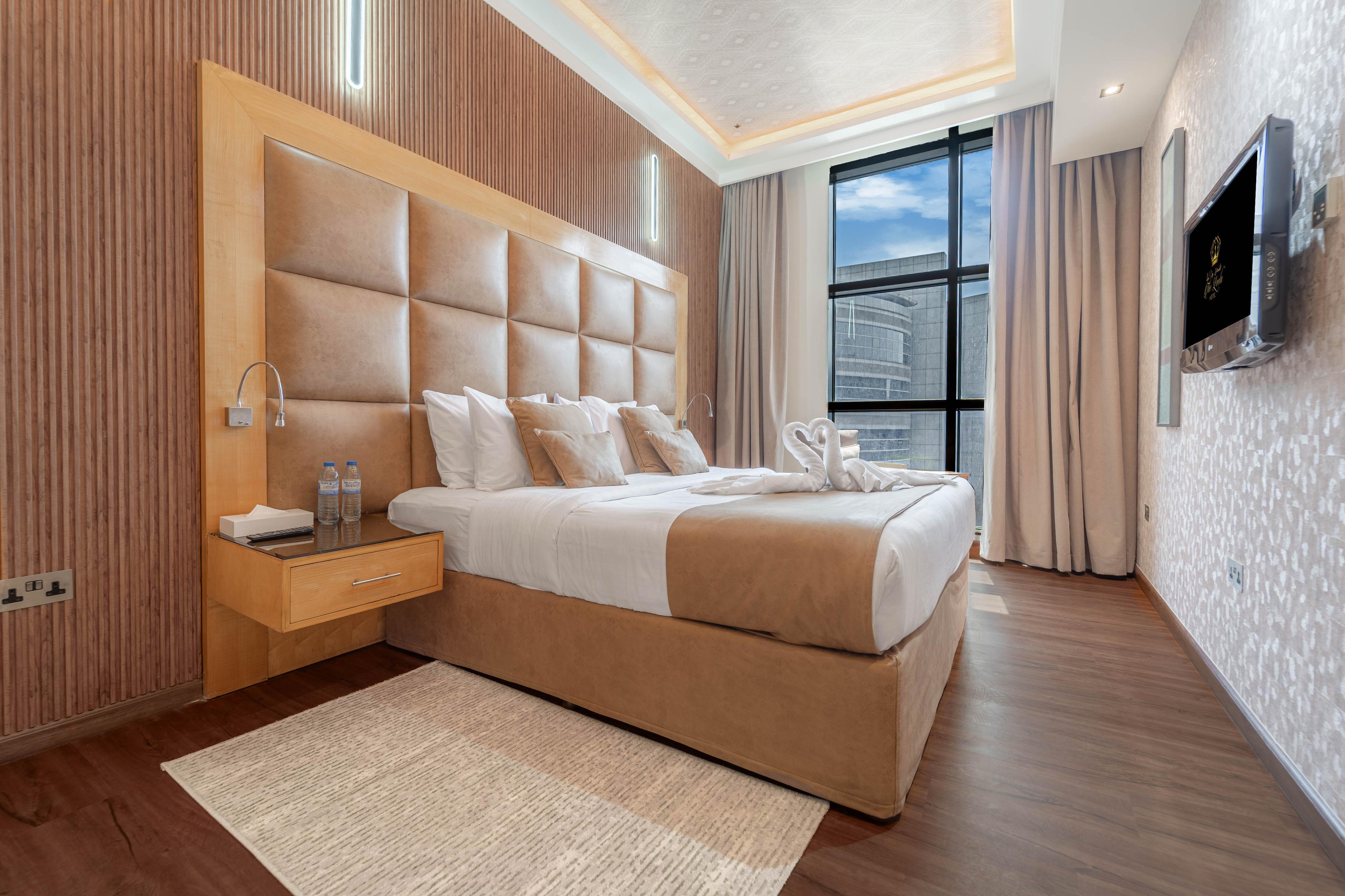 The Leela Hotel Room Type - ONE BEDROOM SUITE