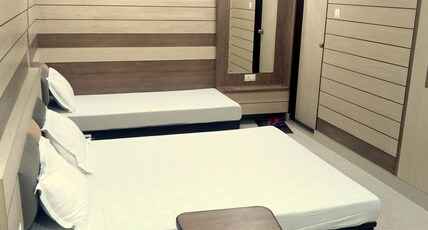 Hotel Shri Gourav Room Type - Royal