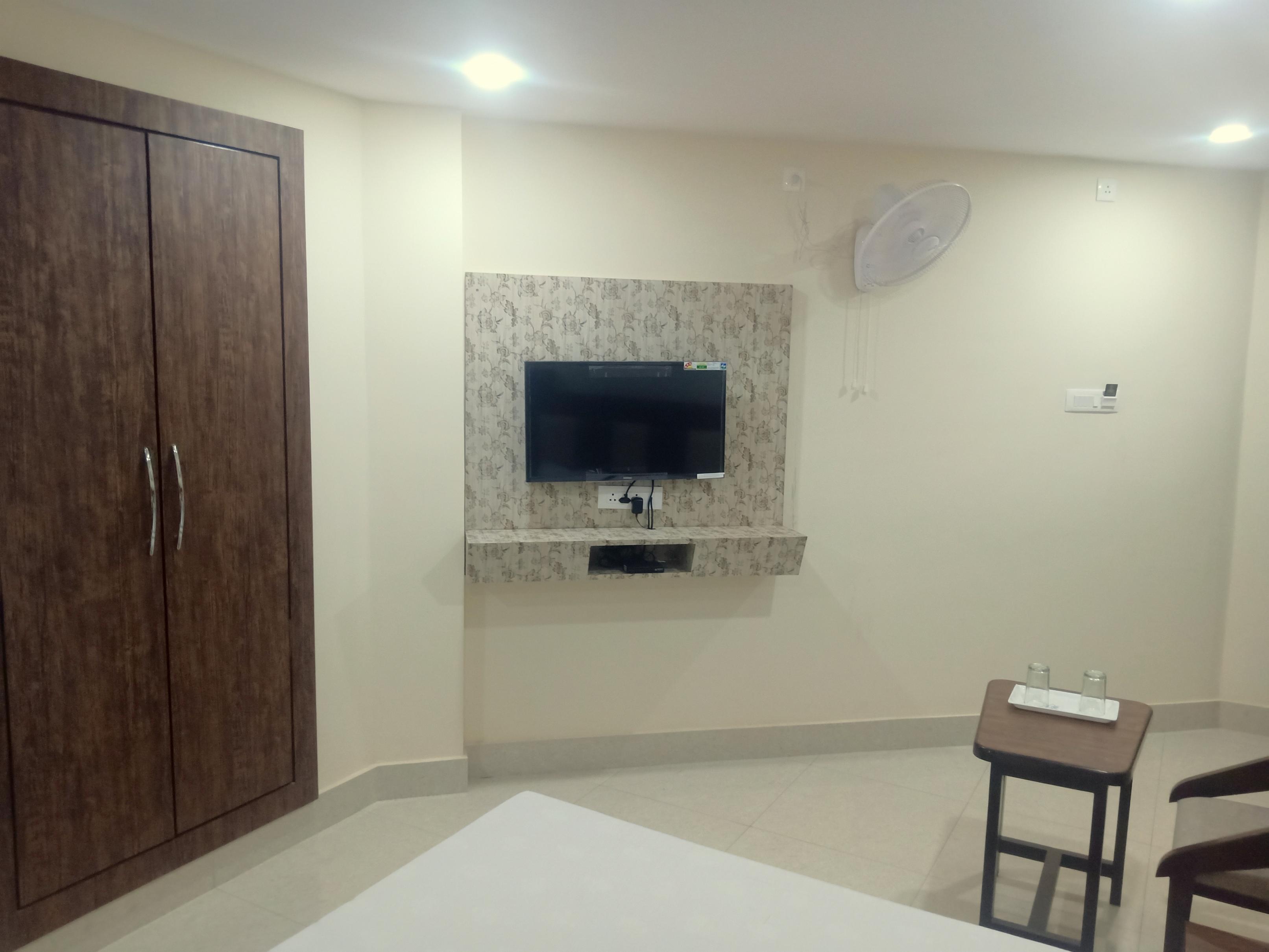 Hotel Shri Gourav - Tap to explore photos