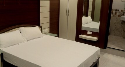 Hotel Shri Gourav Room Type - Super Deluxe