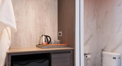 Maitria Hotel Rama 9 - A Chatrium Collection Room Type - Premier City View Twin Bed