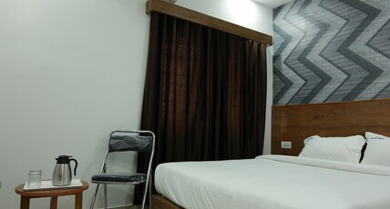 Hotel BG Inn Room Type - Deluxe AC Room Hotel BG Inn Room Type - Deluxe AC Room