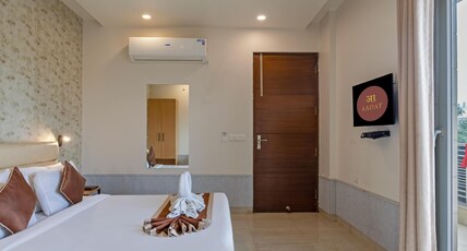 Aadat Hotel Subhash Chowk Room Type - Premium Room with Private Balcony