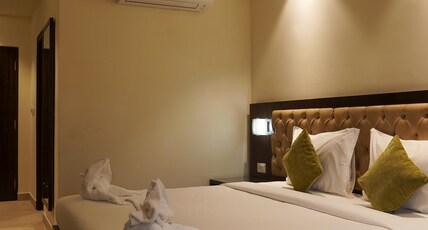 Jungle Book Resort Room Type - Deluxe Room with Couch