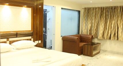 Hotel Golden Aafreen Room Type - Super Deluxe