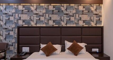 Hotel Saket Inn Room Type - Deluxe Room