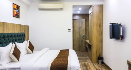 DELITE PALLADIUM Room Type - Deluxe Room