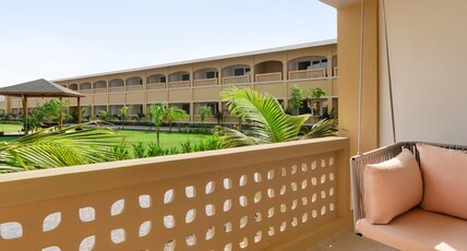 Hawthorn Suites by Wyndham Dwarka Room Type - 1 Twin Bed, Deluxe Room