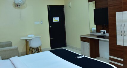 Fortune Suites Room Type - Deluxe AC Room