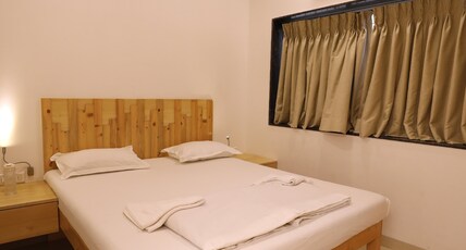 Nap Manor Hostels Room Type - Deluxe Private Room - En-suite