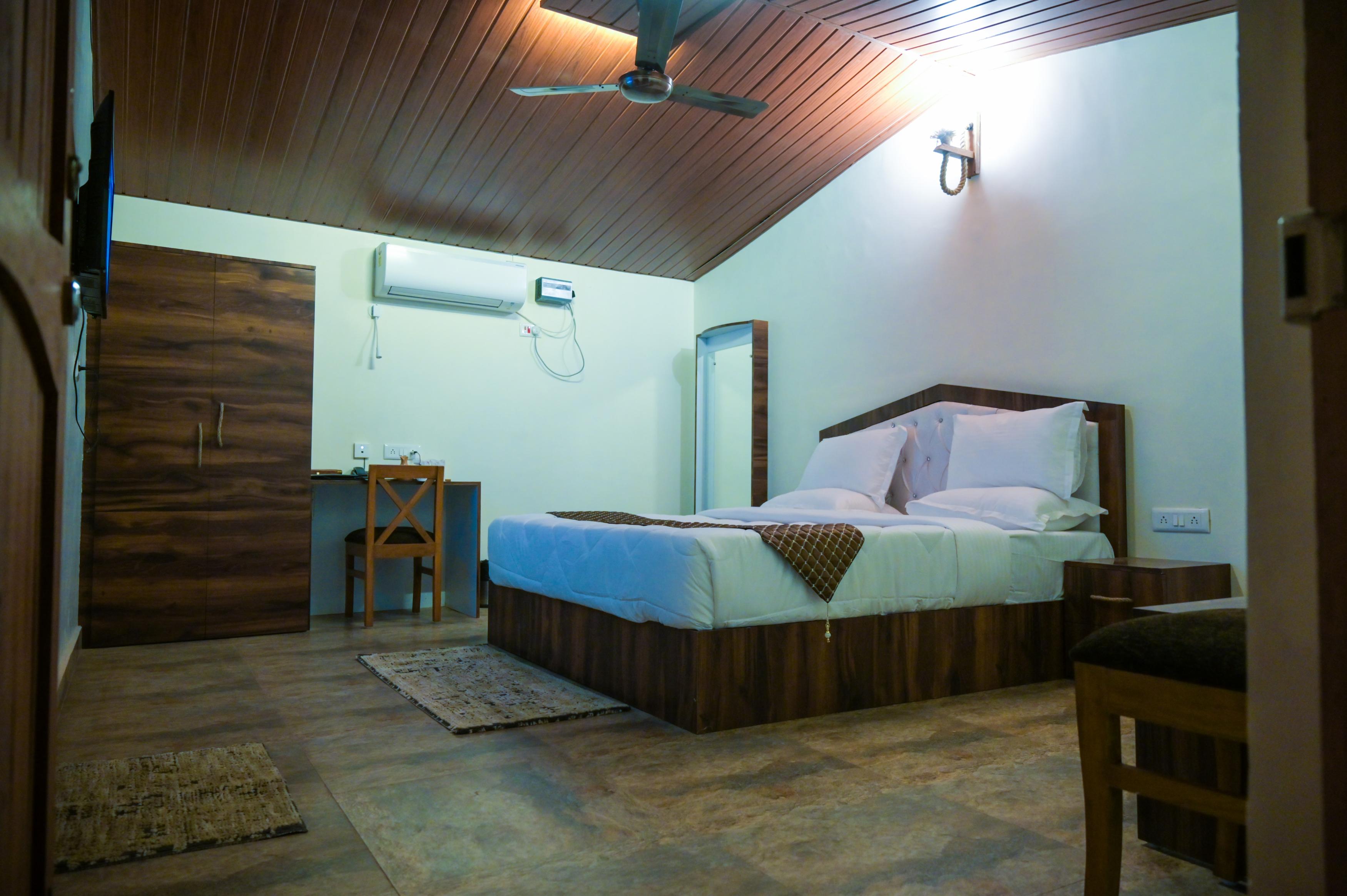 Champa Baag Room Type - STANDARD XL HUT