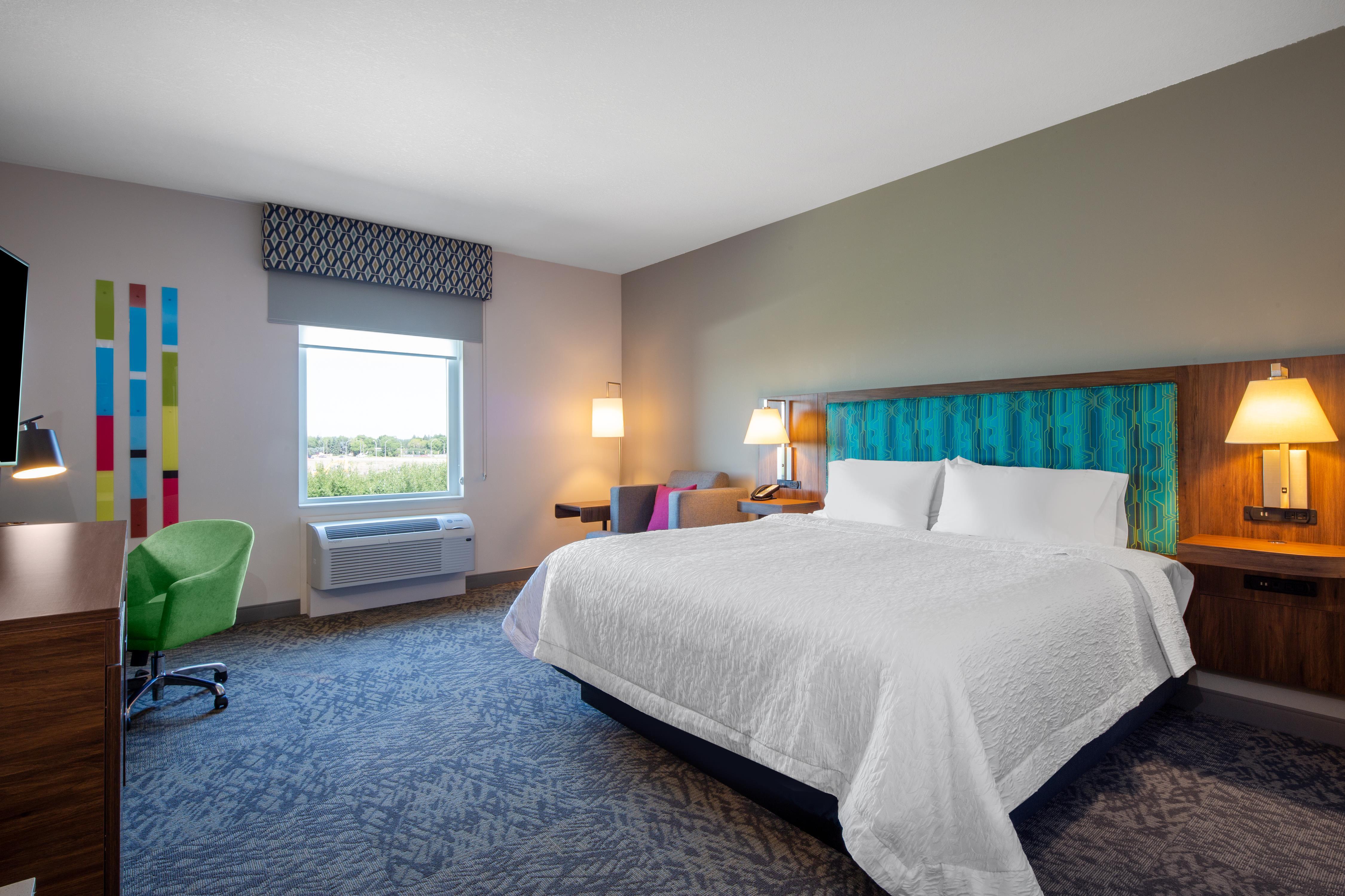 Hampton Inn & Suites Edmonton St. Albert - Tap to explore photos