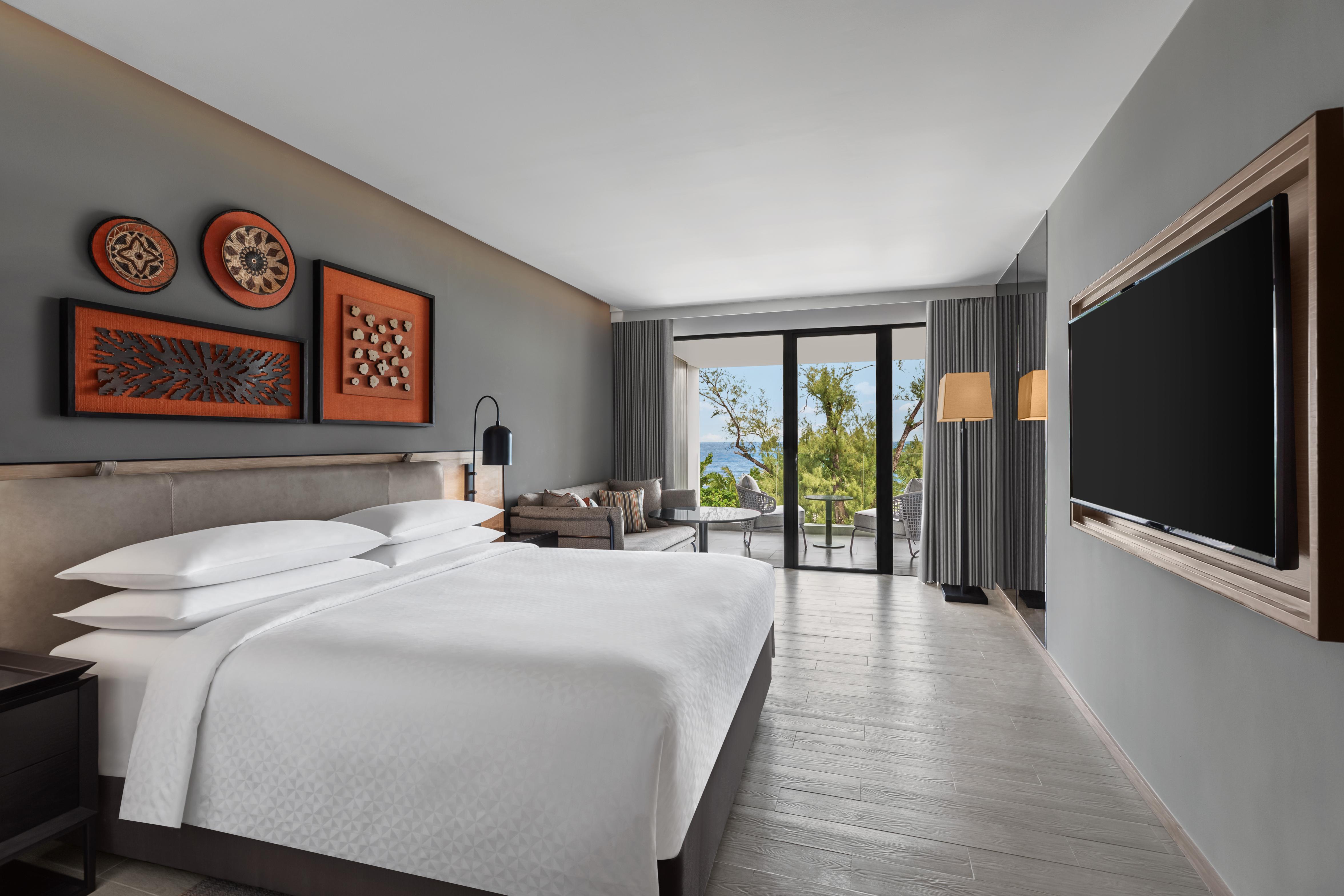 Four Points by Sheraton Phuket Patong Beach Resort - Tap to explore photos