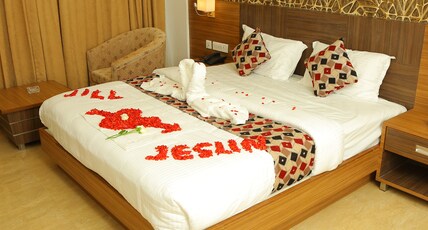 Hotel VKJ International Room Type - Deluxe Room