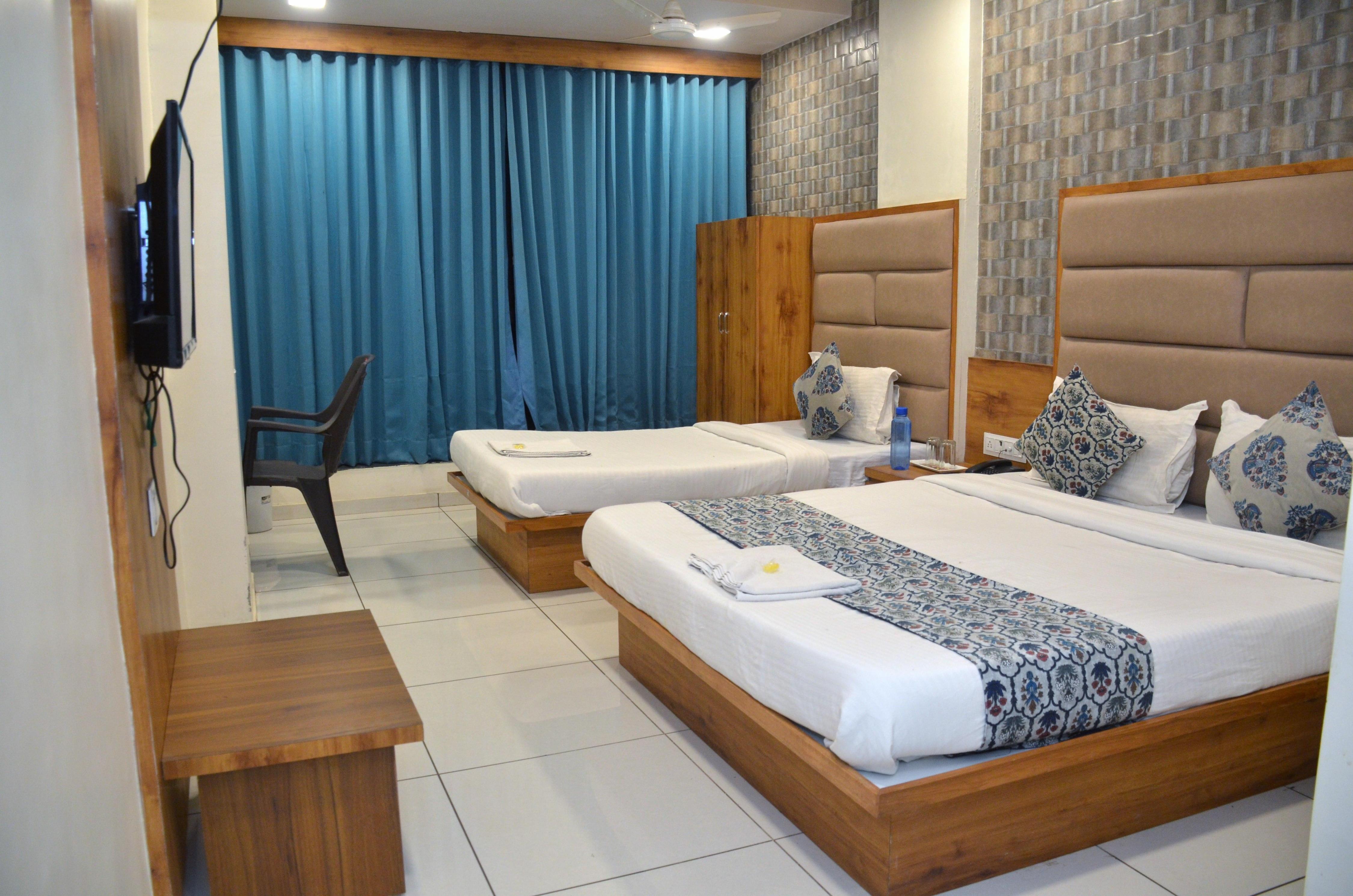 Hotel Neelkamal - Tap to explore photos