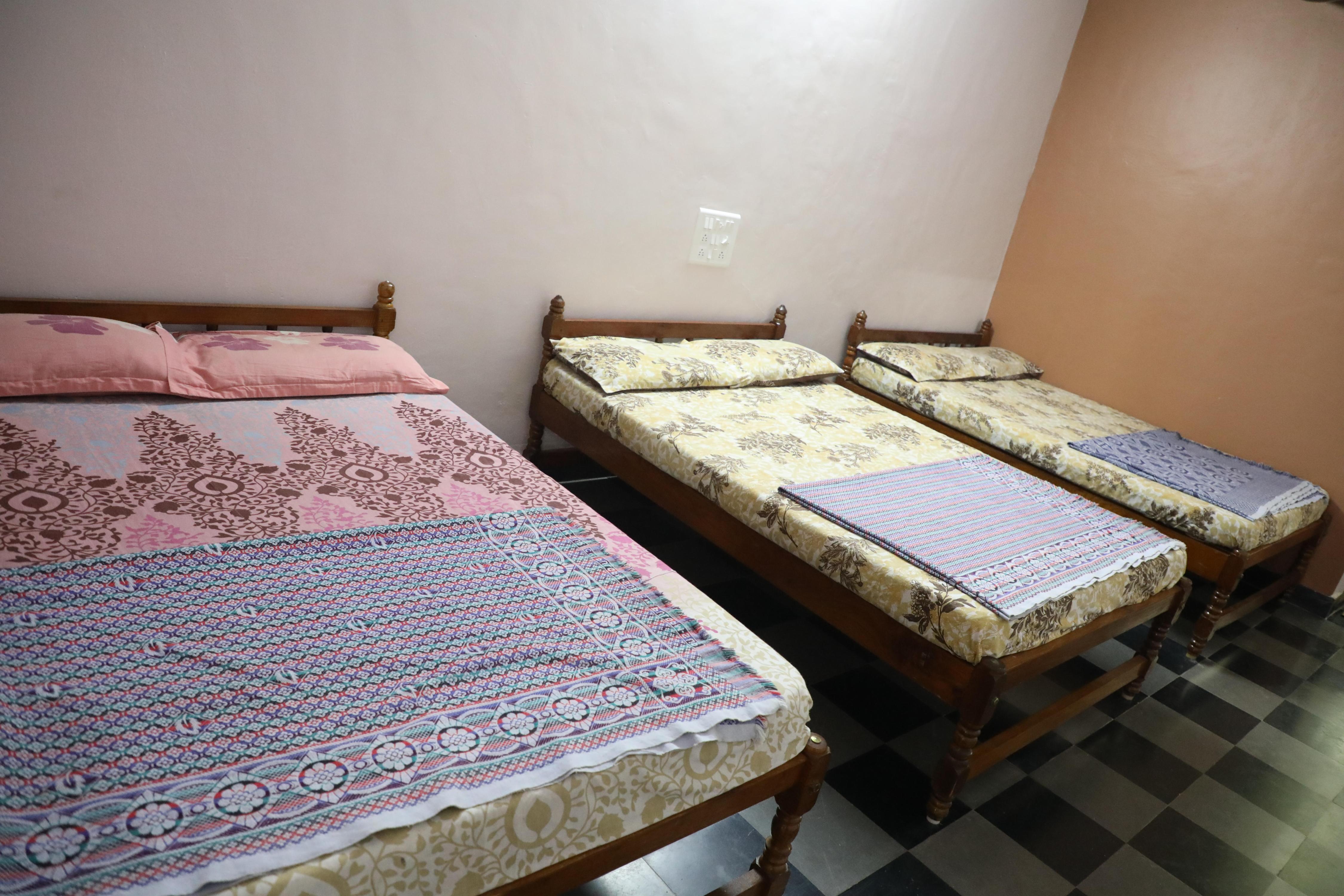 PADMASHREE LODGE - Tap to explore photos