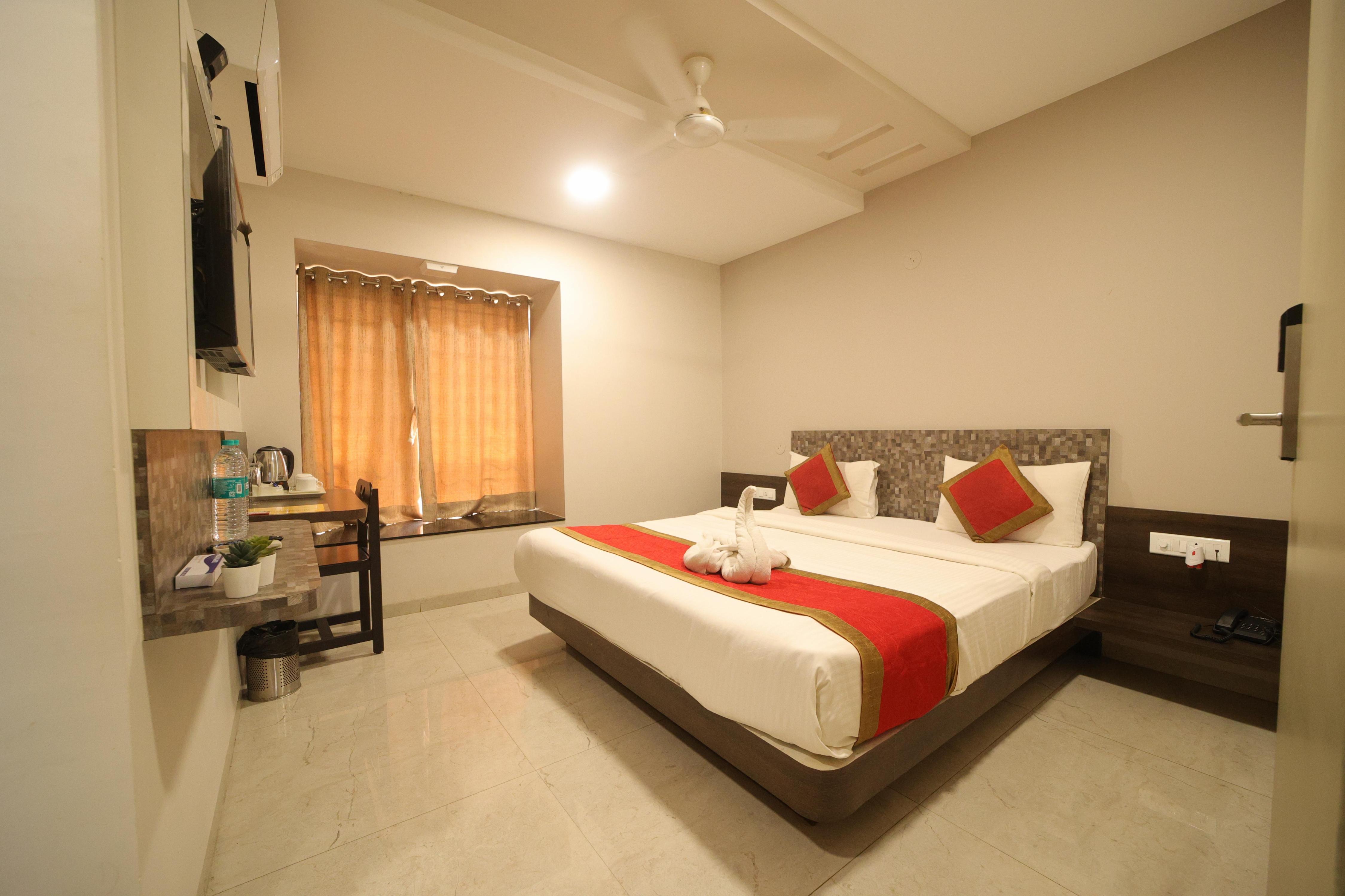 Hotel Rahul Palace Belgaum Room Type - Deluxe King AC Room