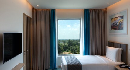 Holiday Inn Express & Suites, OMR Bengaluru Room Type - 2 Twin beds Standard with Balcony & Free Breakfast Holiday Inn Express & Suites, OMR Bengaluru Room Type - 2 Twin beds Standard with Balcony & Free Breakfast