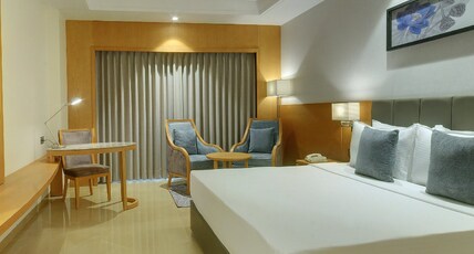 Lemon Tree Premier, Dwarka Room Type - Executive King room with Temple View