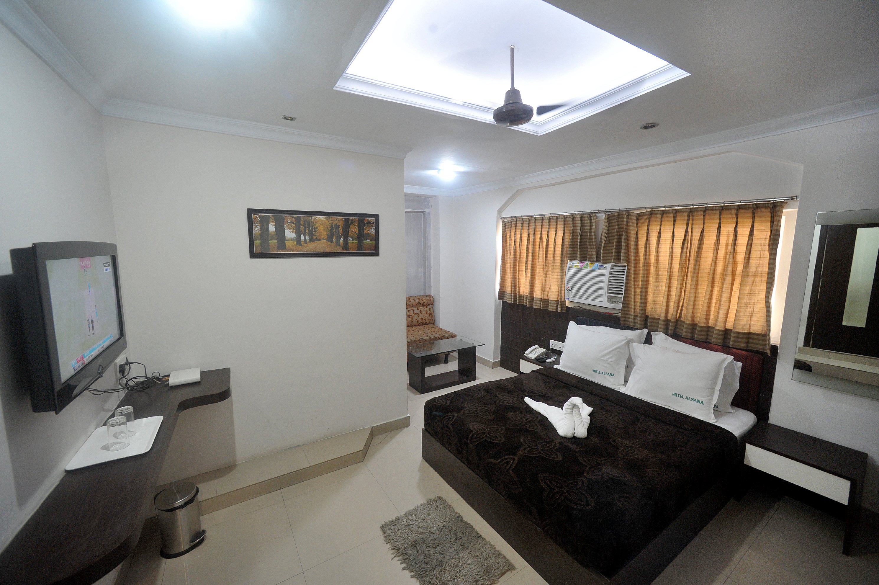 Hotel Raunak - Tap to explore photos