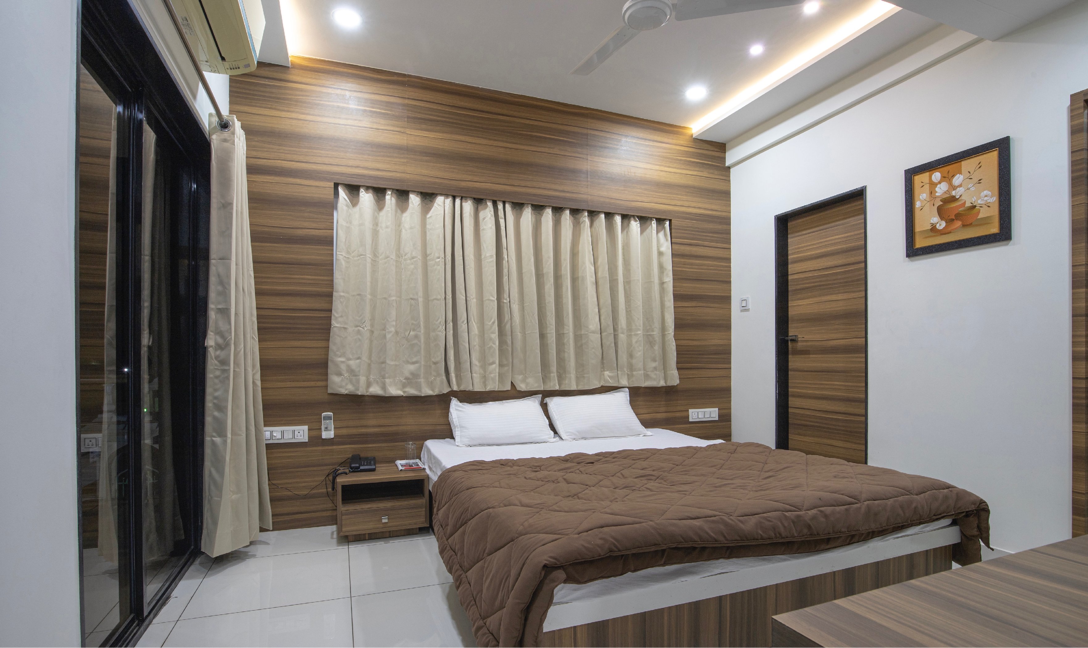 BEACHVIEW HOTEL AND RESTAURENT Room Type - Deluxe
