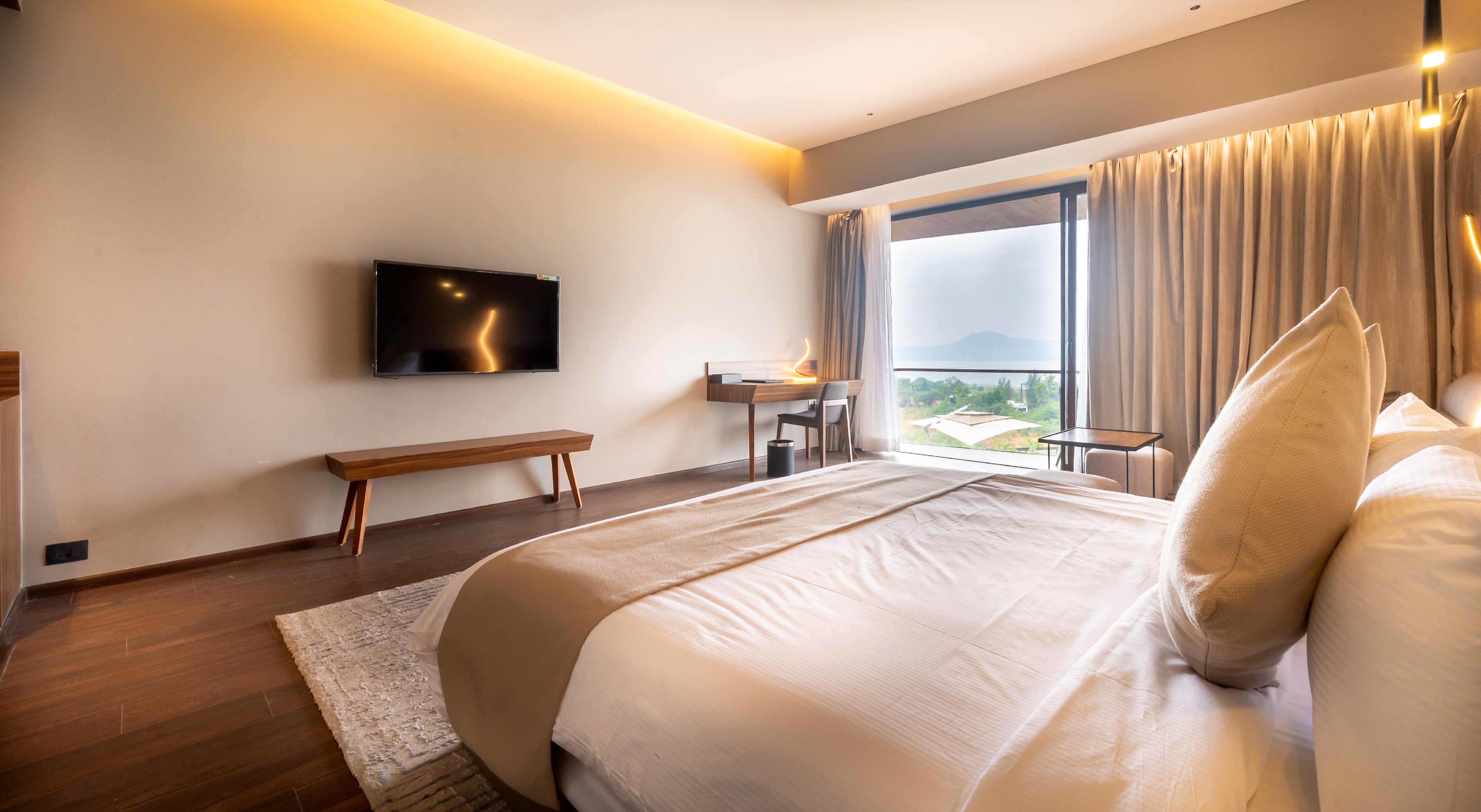 Aria Resort & Spa Room Type - Deluxe Lake View Room
