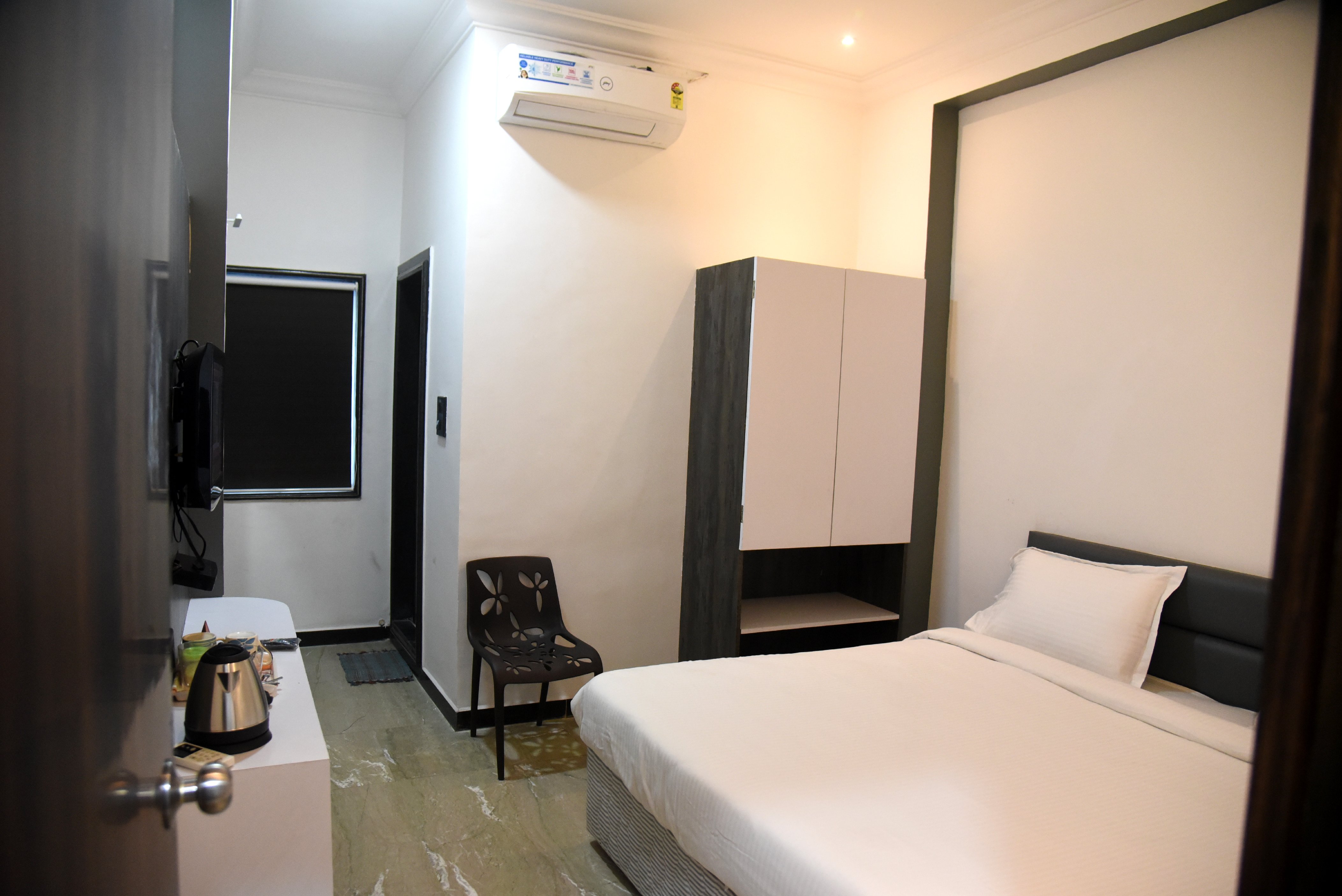Hotel Ambika Residency Room Type - Deluxe AC Room